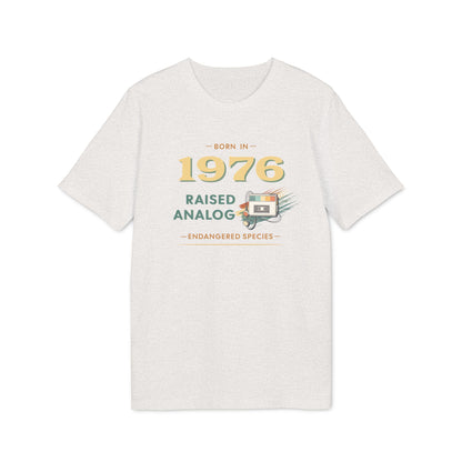 Born 1976 - Raised analog Herren T-Shirt 50. Geburtstag
