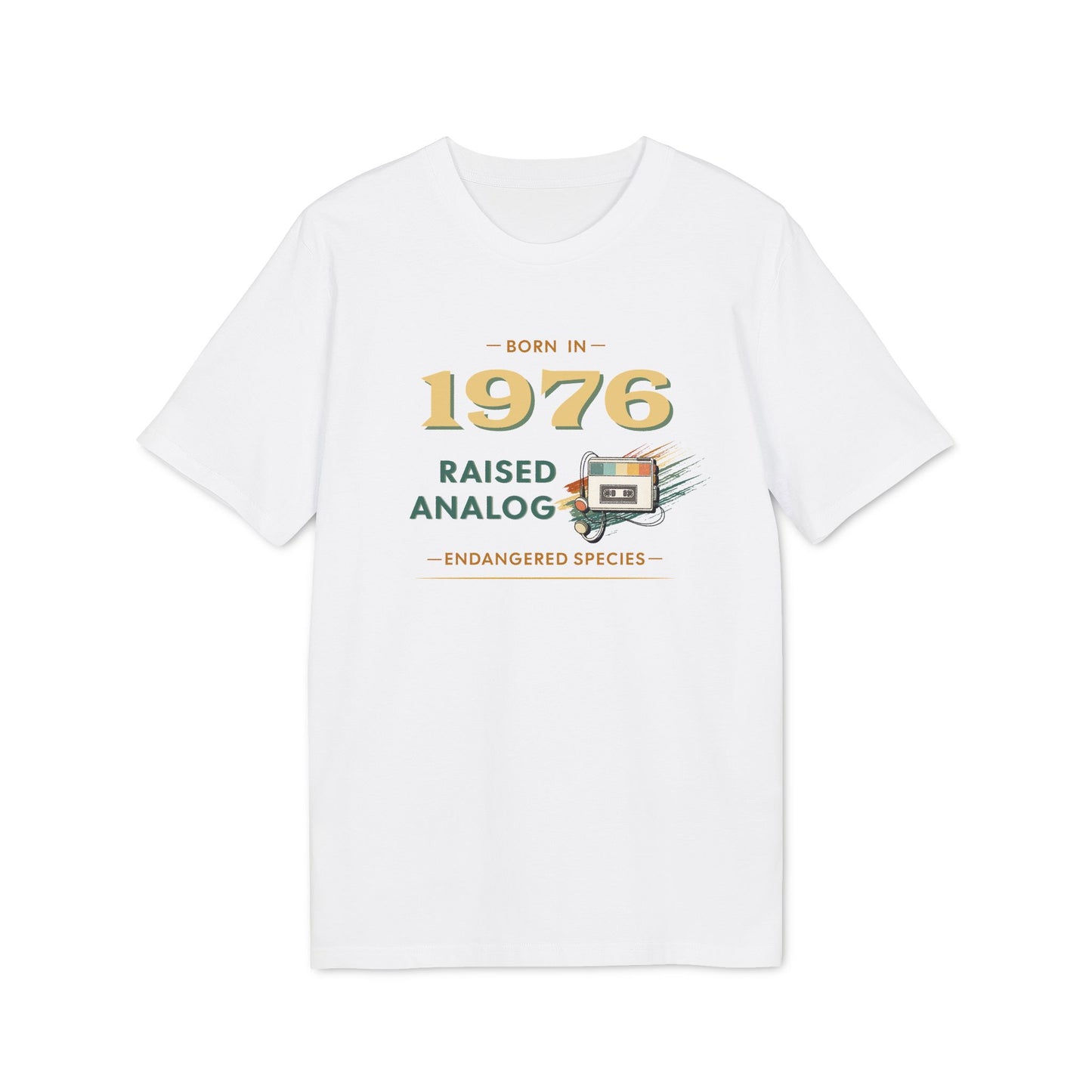 Born 1976 - Raised analog Herren T-Shirt 50. Geburtstag