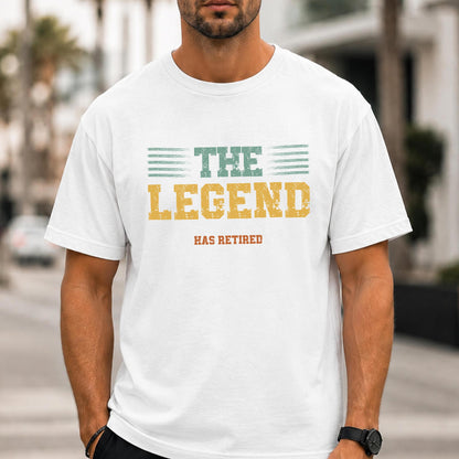 THE LEGEND HAS RETIRED T-Shirt, Abschiedsgeschenk Kollege, Retro Geschenk Ruhestand Mann, humorvolles Rentner Shirt