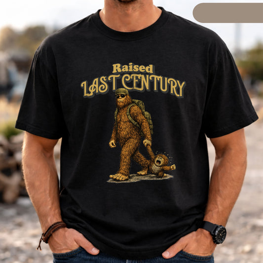Lustiges Bigfoot Shirt Herren - Raised Last Century