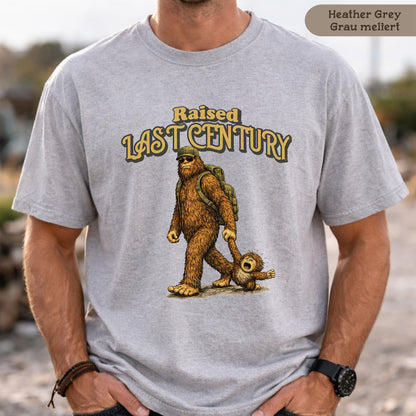 Lustiges Bigfoot Shirt Herren - Raised Last Century