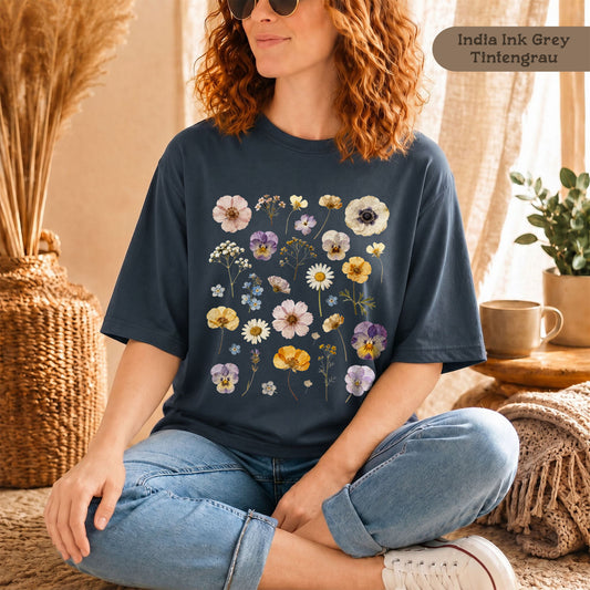 Nachhaltiges T-Shirt mit gespresstem Blumen Motiv